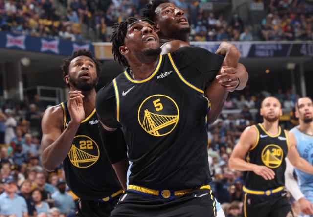 开云-狂摘22板统治禁区 勇士悍将成为逆转形势的胜负手