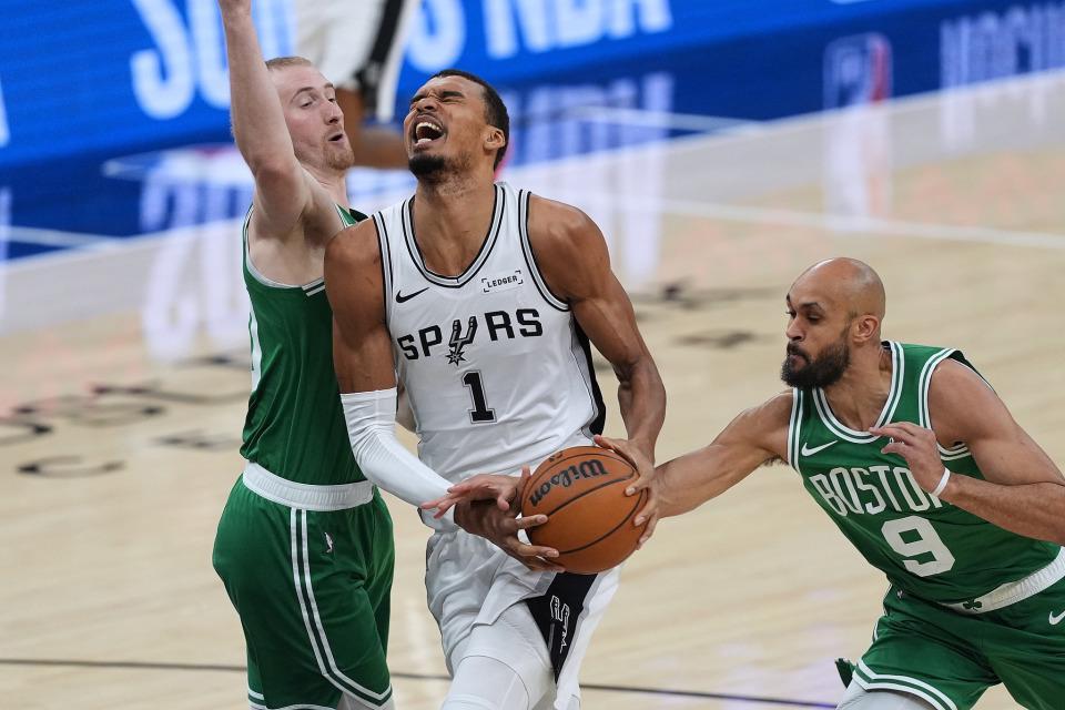 开云入口-8三分轰39+11，文班平生涯纪录！3点助马刺17战16胜连斩争冠大热